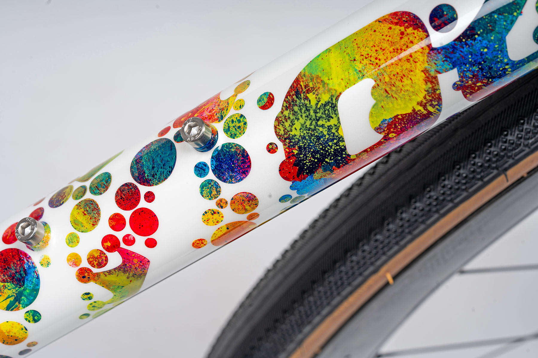 Mosaic RT-1 ITR custom titanium integrated thick road bike, Prismatica artist series pain tdetail