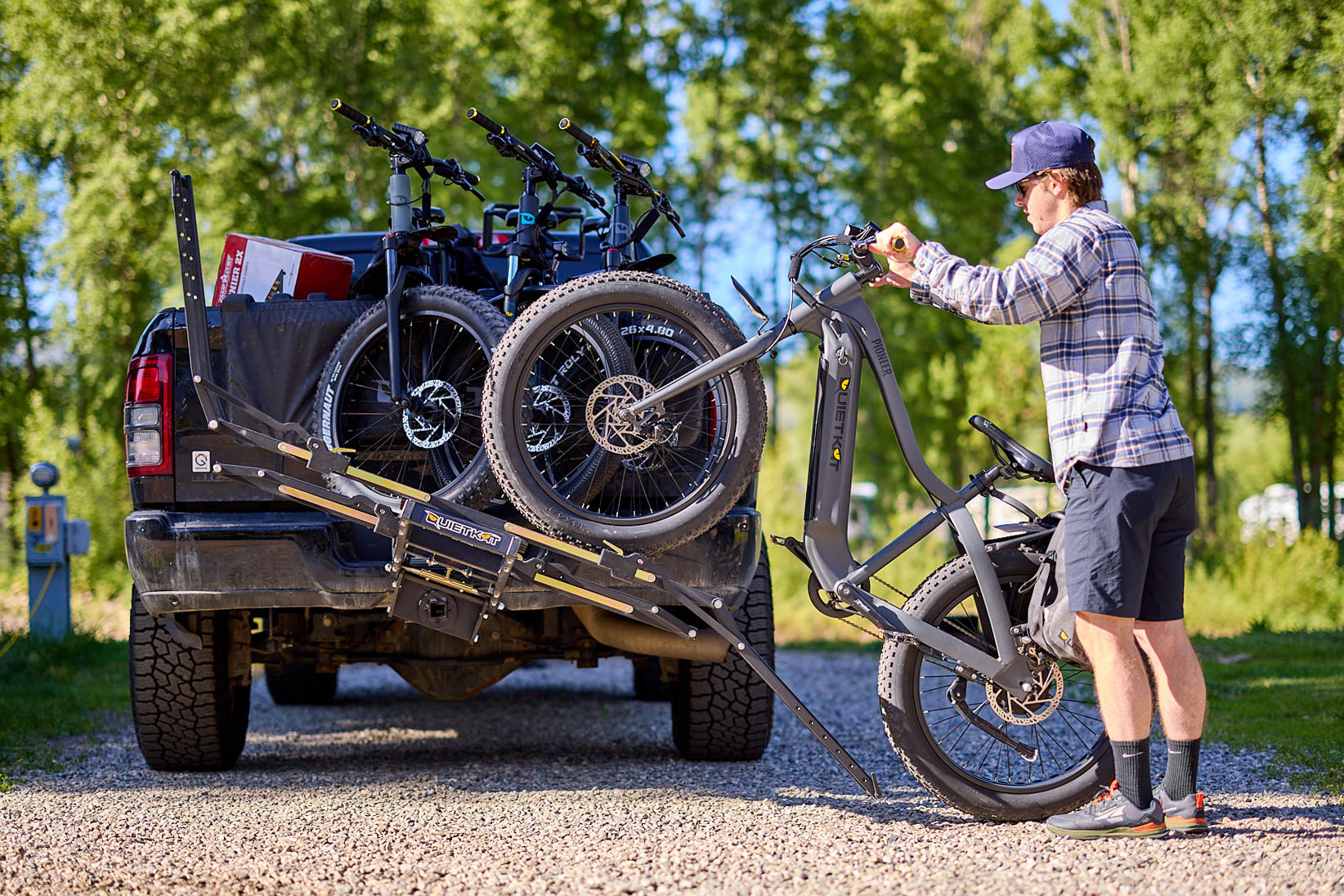 Swivel hitch bike online rack