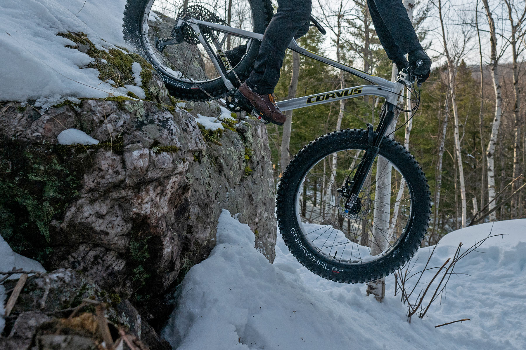 Manitou Mastodon lightweight fat bike suspension fork, dropping in (to snow)