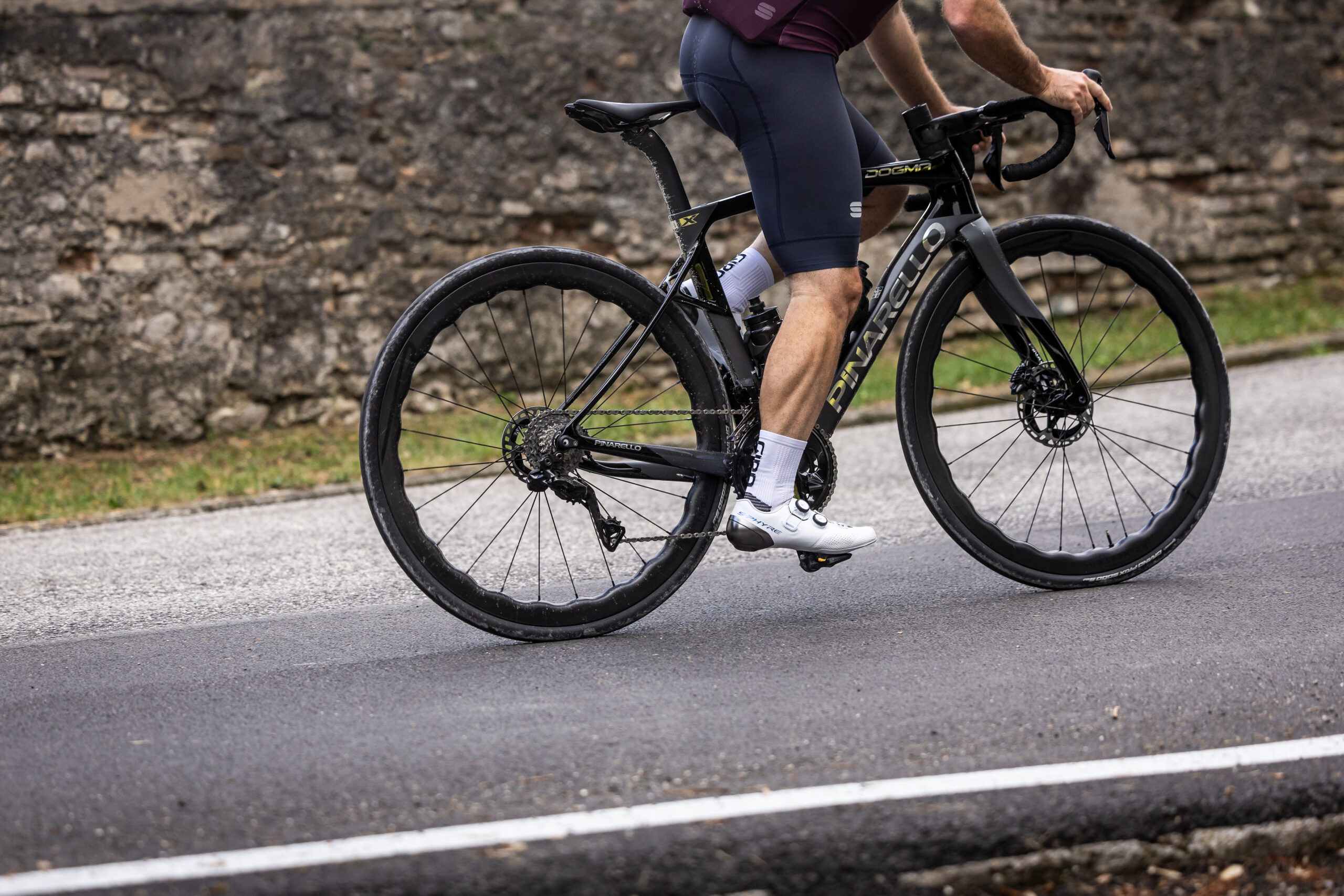 The brand new Pinarello DOGMA F on review - Fast on principle