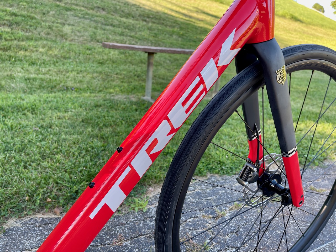 Trek domane al 2 deals max tire size