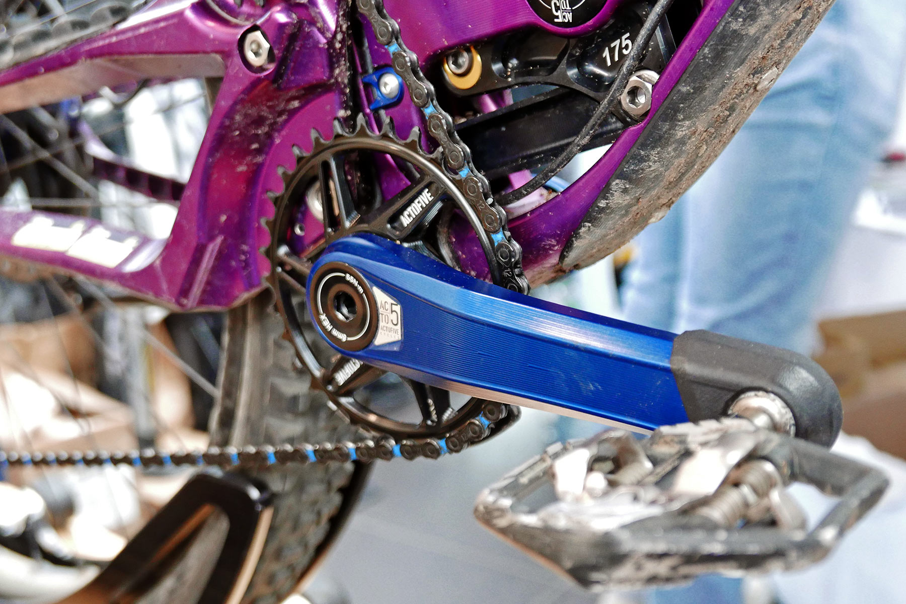 Actofive Signature X more affordable CNC-machined aluminum MTB crankset made-in-Germany, Vojta Blaha race bike