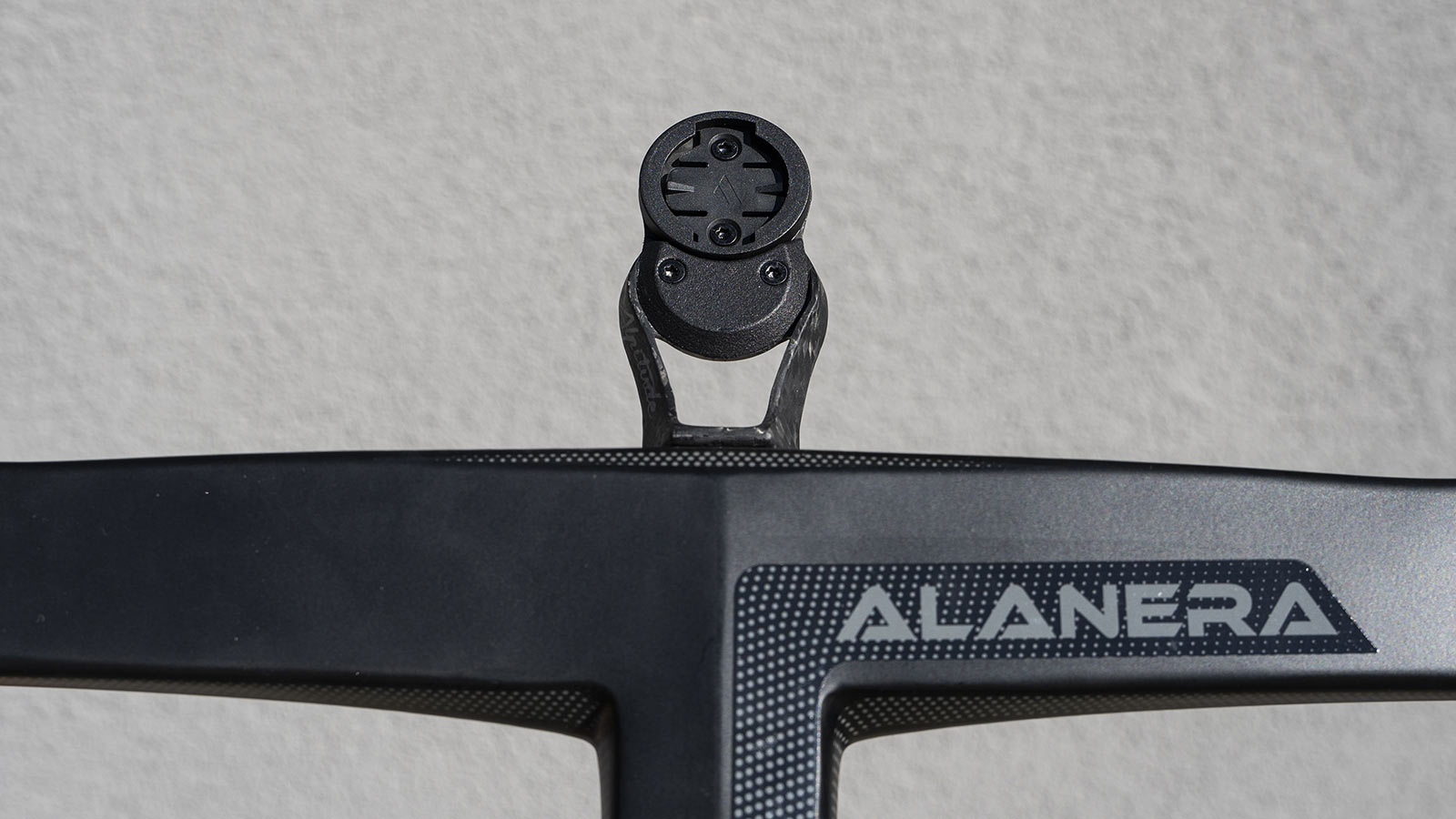Alpitude Stelvio HS ultralight carbon out-front GPS cycling computer mount for integrated bars, Deda Alanera cockpit