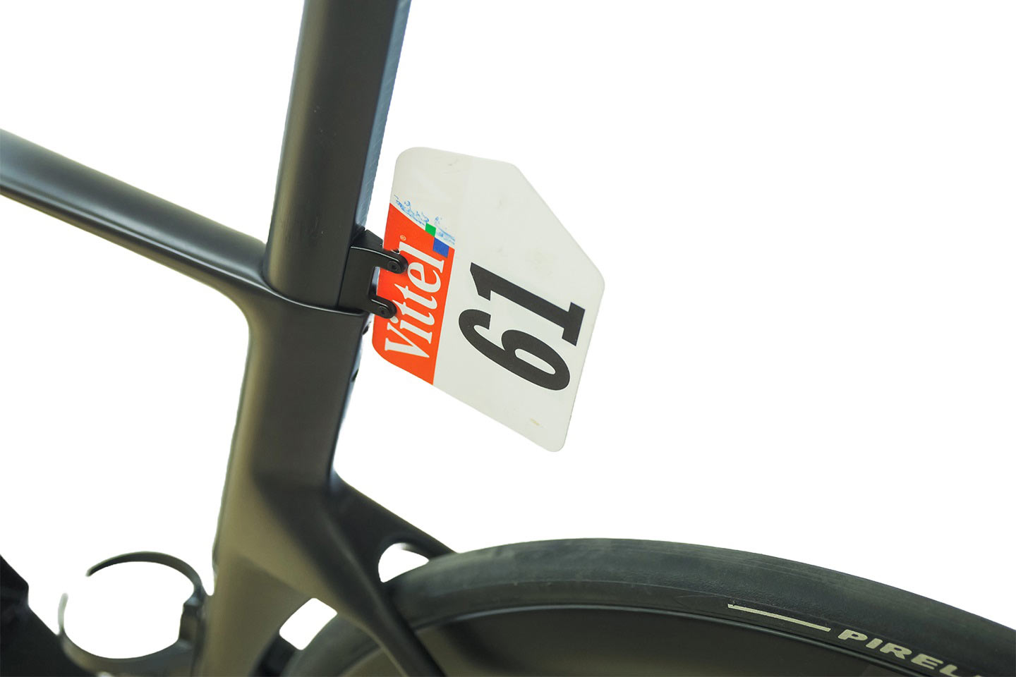 integrated number plate holder on teammachine r