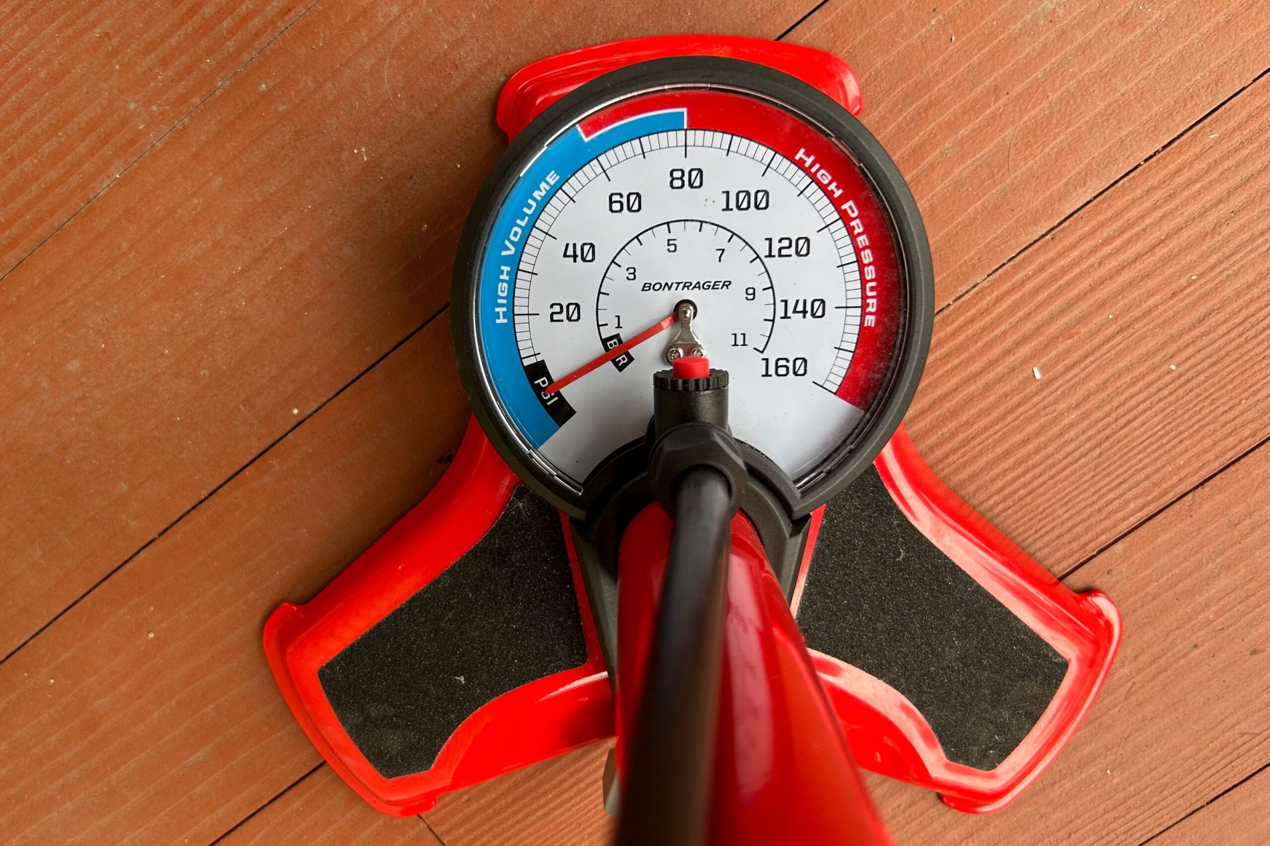 The large gauge on the Bontrager Dual Charger bike pump