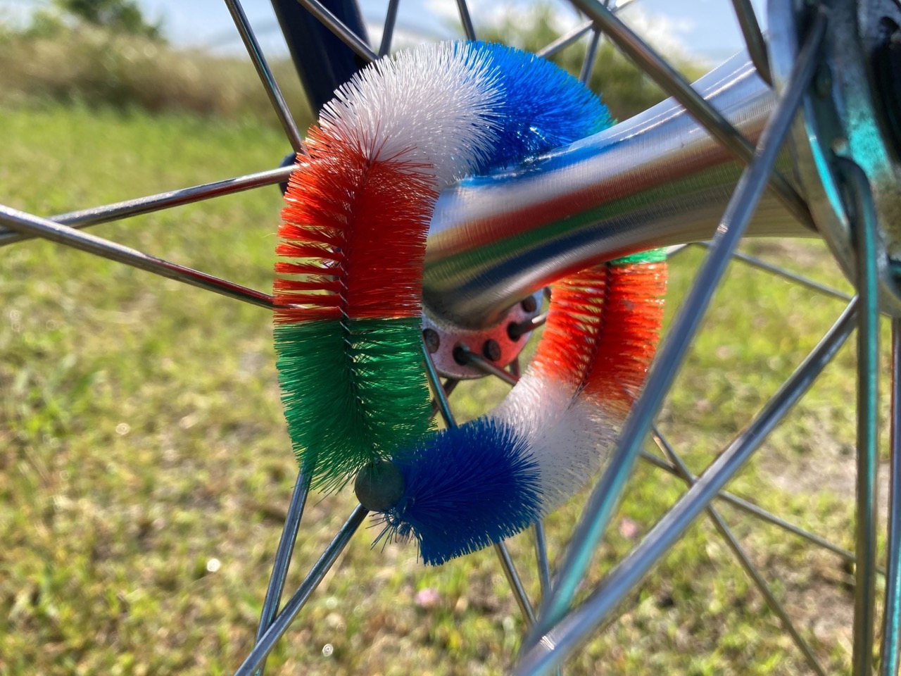 What’s the Hubbub? Clean your Hubs While You Ride with Hub Brush from Japan