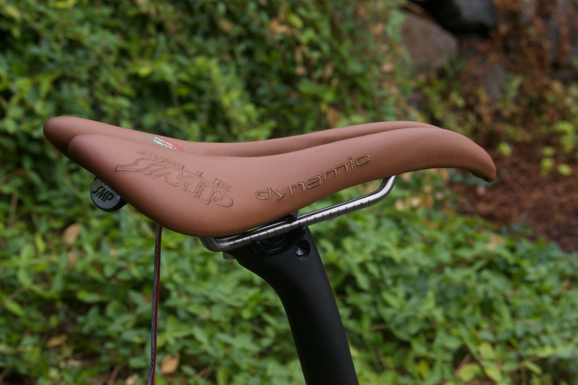 The tip to tail profile of the Selle SMP Dynamic road bike saddle