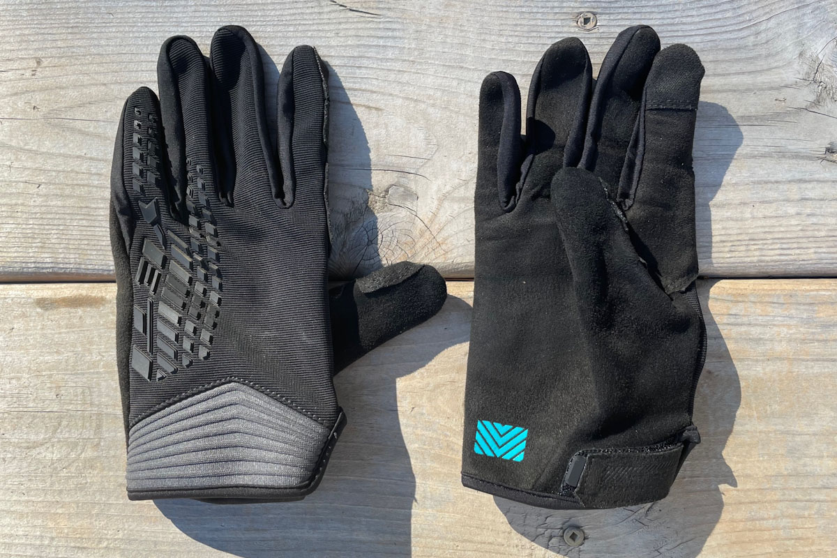 Yeti Cycles Maverick gloves, pair