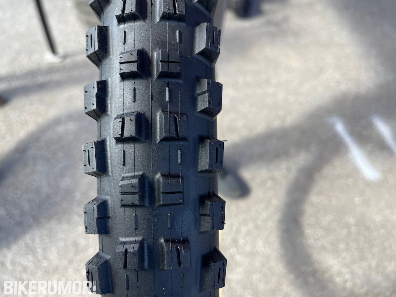closeup details of prototype maxxis high roller 3 downhill mountain bike tire