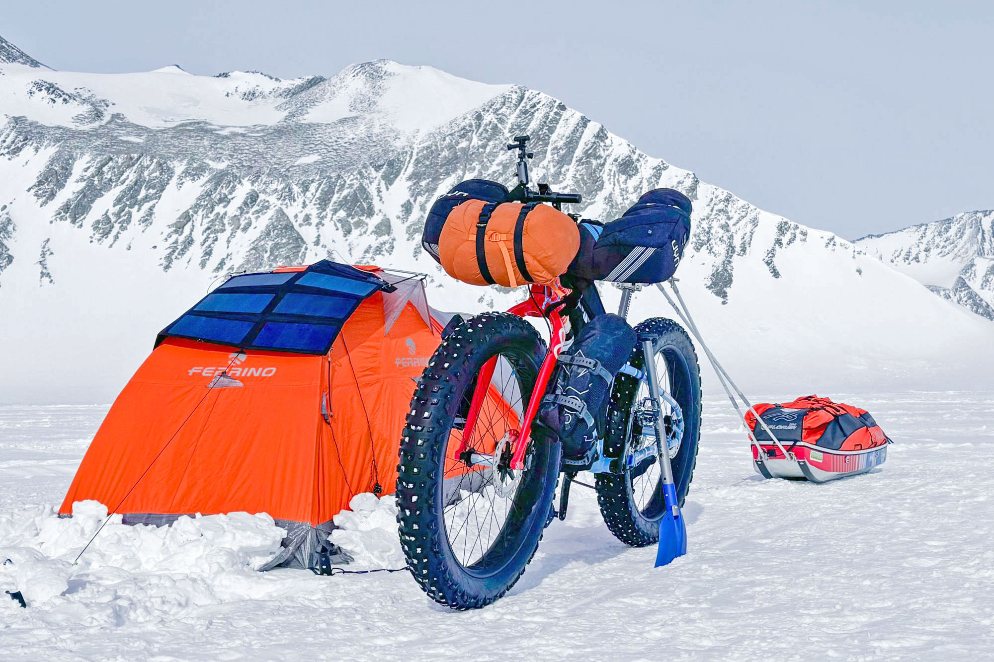 Omar di Felice Antarctica Unlimited solo crossing by fat bike, fatbike expedition for climate change awareness