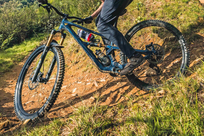 Review all-new YT Jeffsy mk3 trail bike, low bottle cage