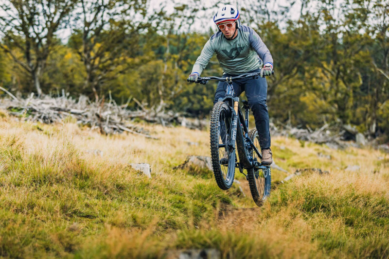 Review all-new YT Jeffsy mk3 trail bike, 2023 YT Jeffsy Core 5 CF test riding Cwmcarn Wales bikepark