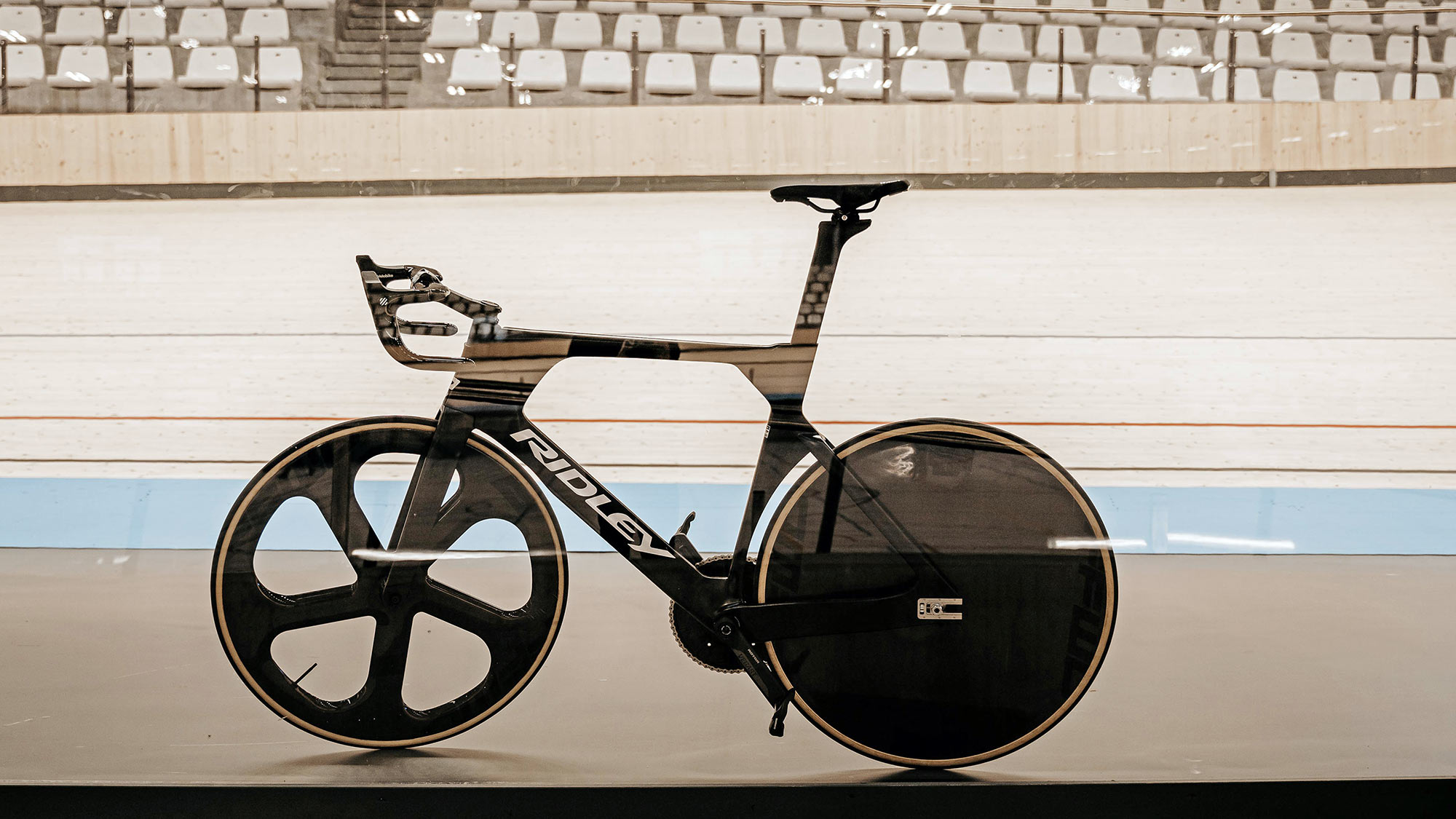 Ridley Arena Fast aerodynamic carbon aero track bike