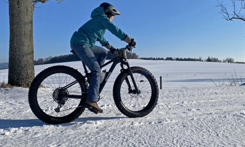 Borealis Crestone fatbike Review: benchmark lightweight carbon fat bike long-term test, snow