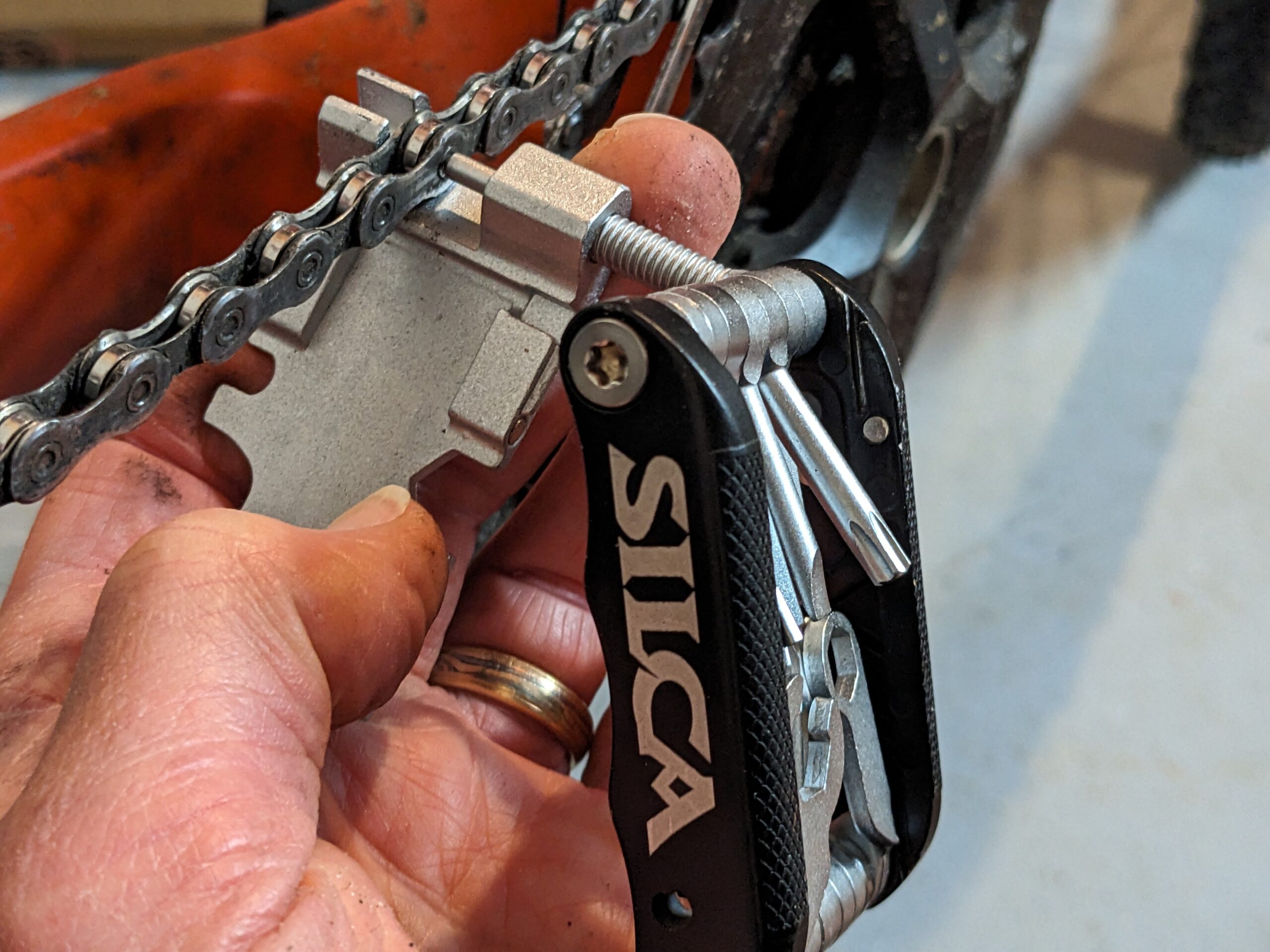 The chain tool on the Silca Italian Army Knife Venti