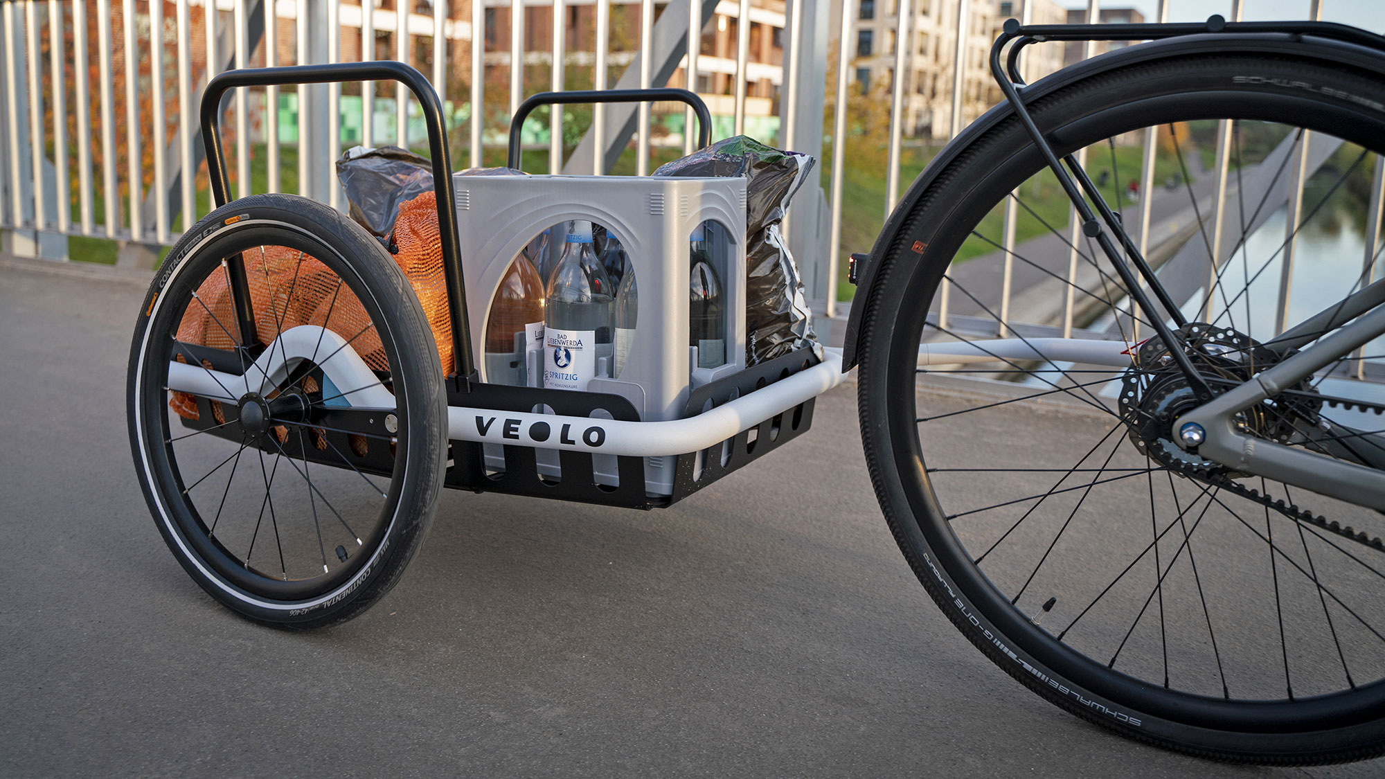 Veolo Bike Trailer, a lightweight modular bicycle cargo trailer vs. a cargo bike