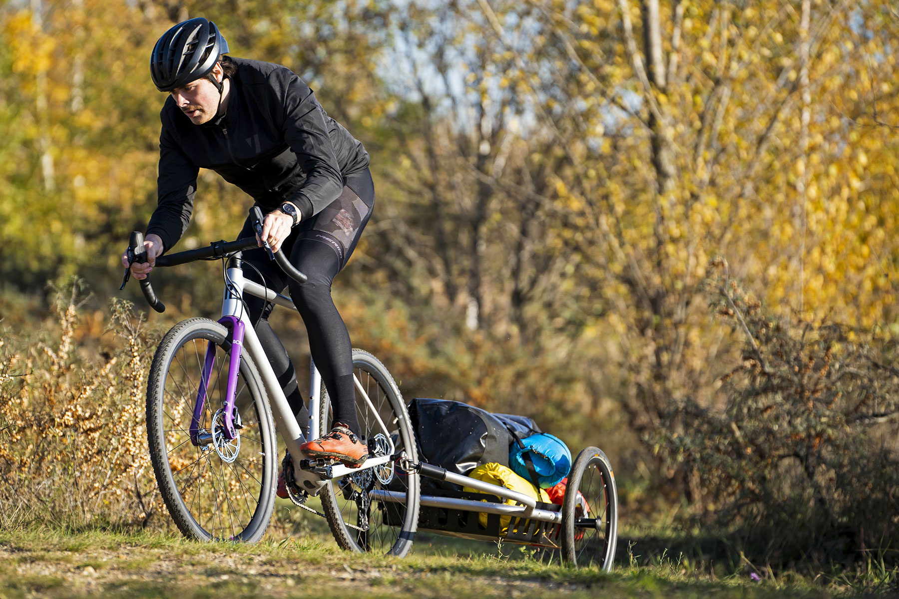Veolo Bike Trailer, a lightweight modular bicycle cargo trailer, made-in Germany, now on Kickstarter, gravel