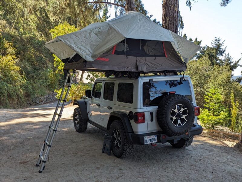 Yakima SkyRise HD Medium RTT camping