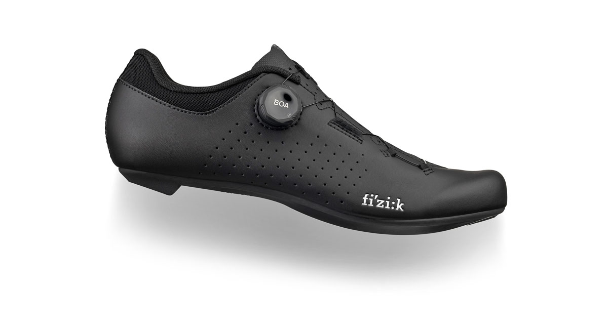 Fizik Omna Wide affordable road bike shoes, black