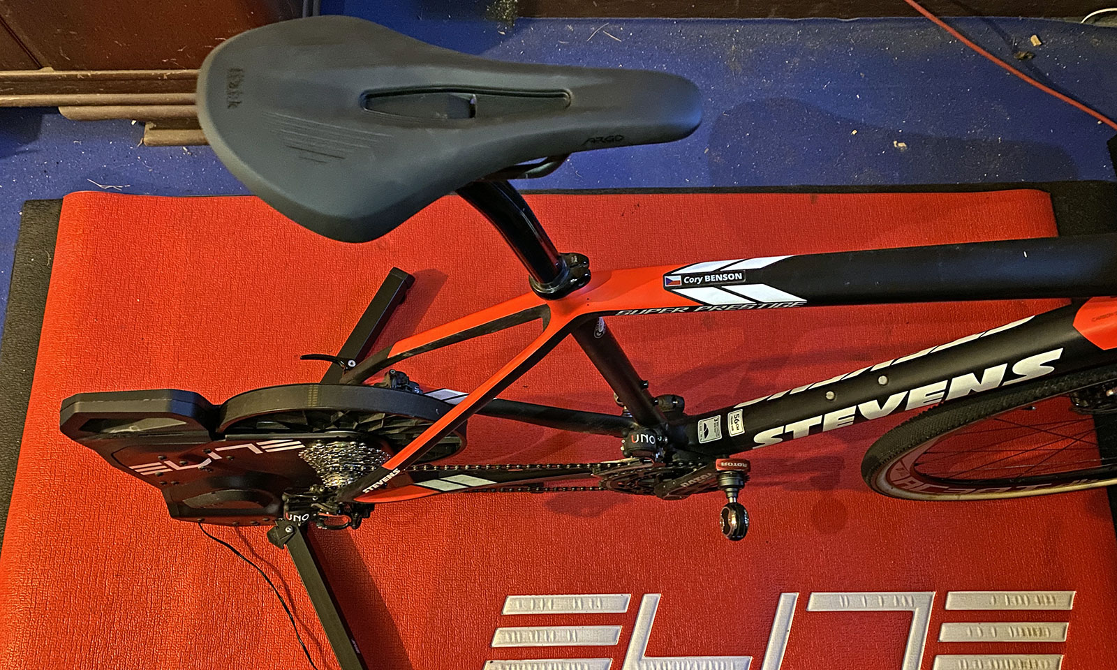 Fizik Vento Argo X1 off-road gravel racing saddle Review, new carbon rails upgrade, on the trainer