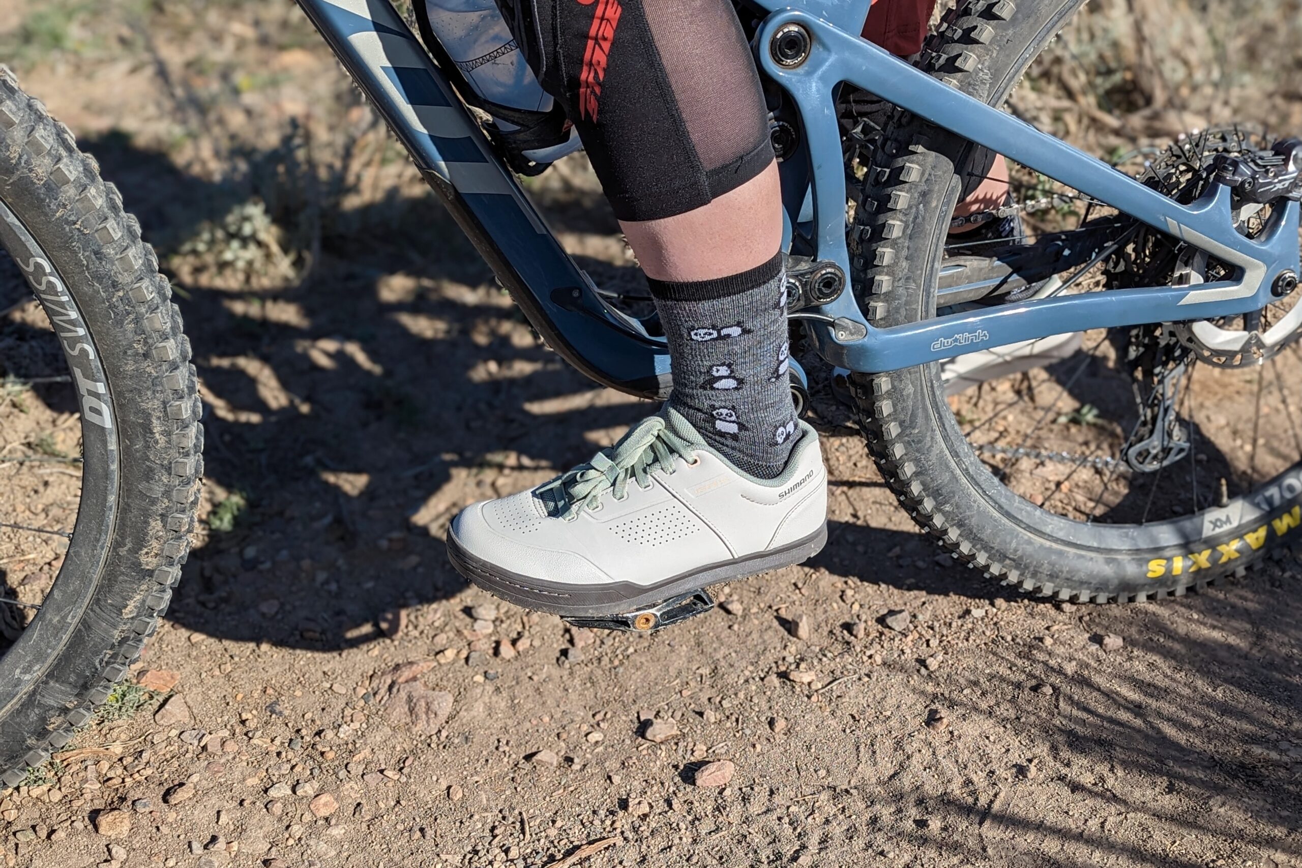 Using flat pedal shoes with flat pedals