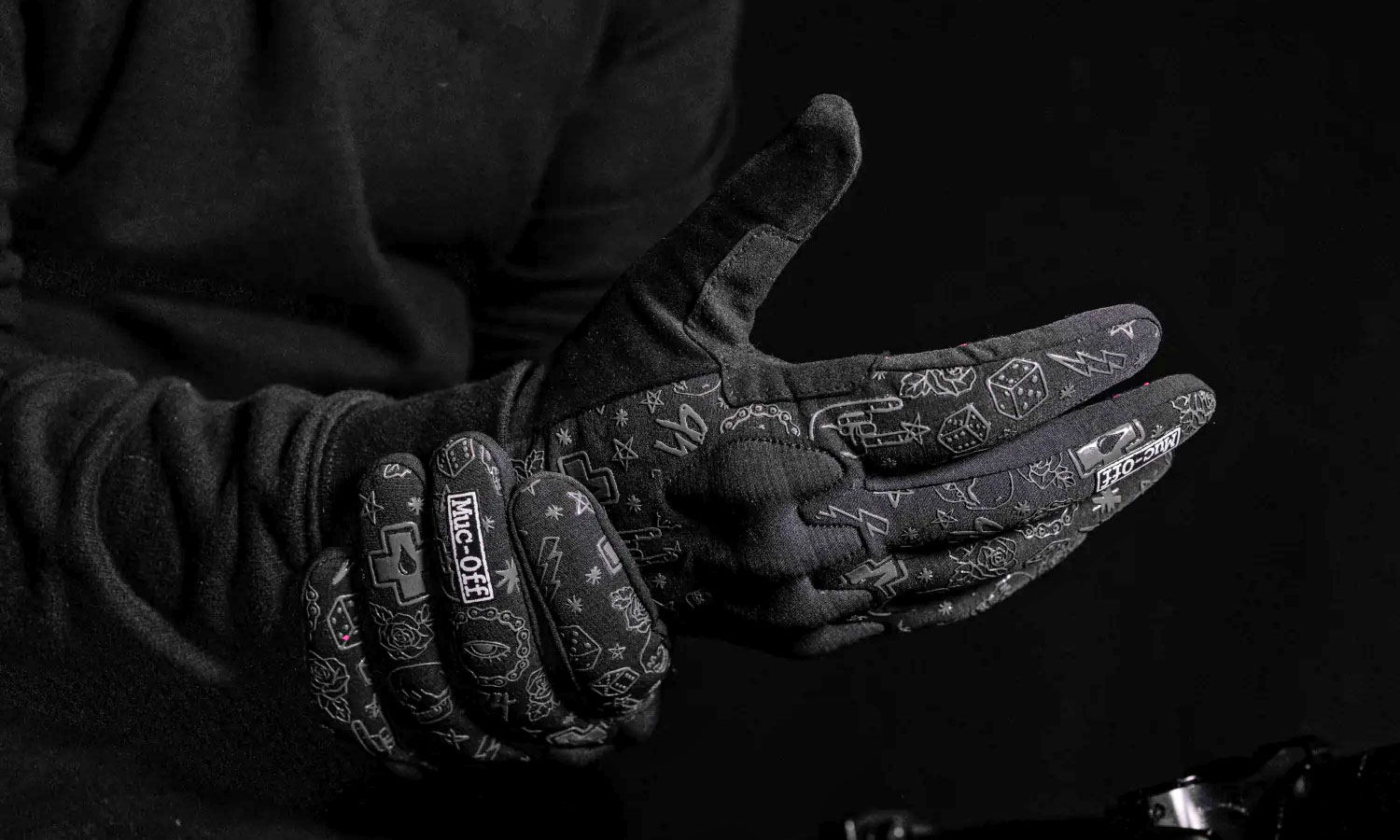 Muc-Off D3O Rider Gloves deliver impact protection for aggressive mountain biking, up close