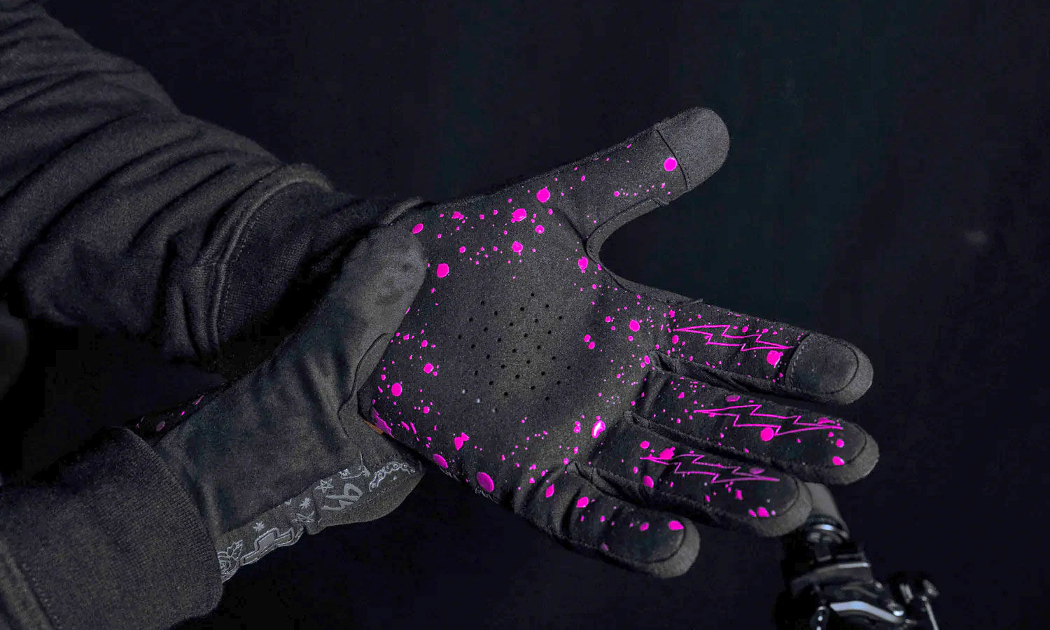 Muc-Off D3O Rider Gloves deliver impact protection for aggressive mountain biking, perforated palm