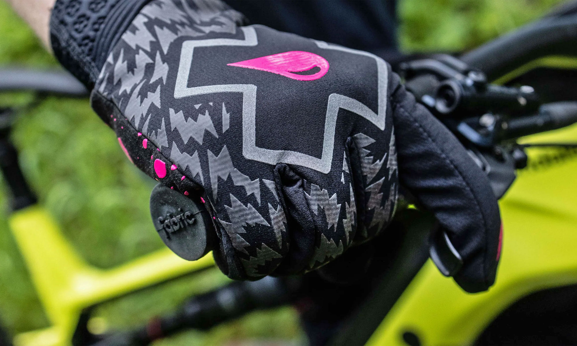Muc-Off Winter Rider Gloves offer Thinsulate insulation for MTB weather protection, up close
