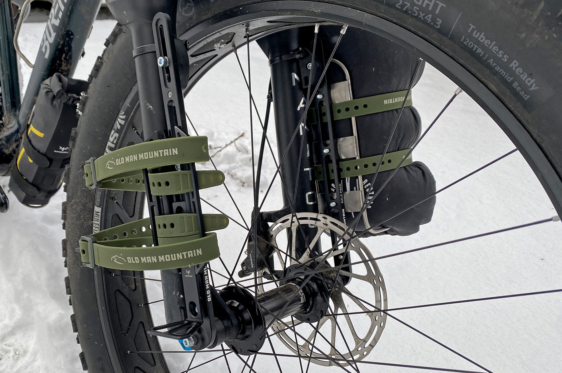 First Impressions Review: Old Man Mountain Axle Pack bolt-on fork anything cage accessory mount adapter, upper and lower Anything Cage positions