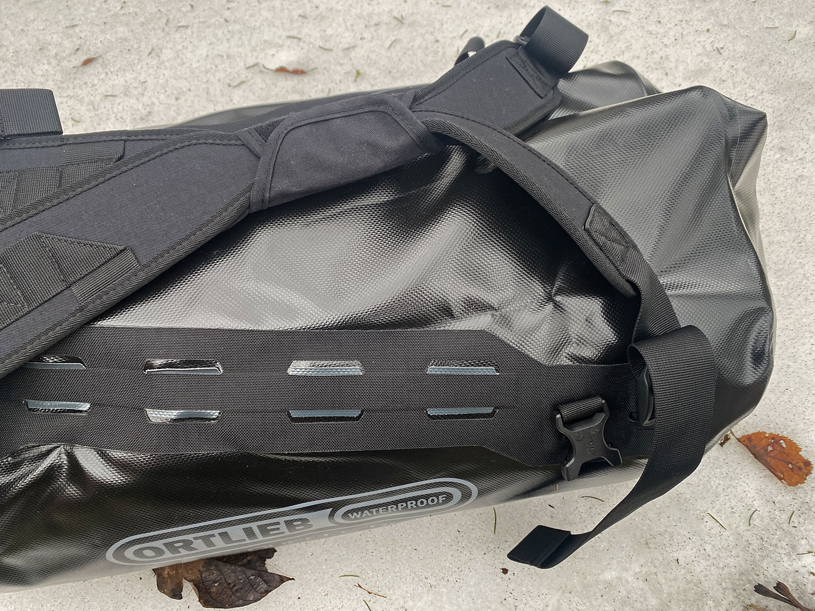 Ortlieb Duffle RC 49L Review: waterproof backpack dufflebag,straps detail