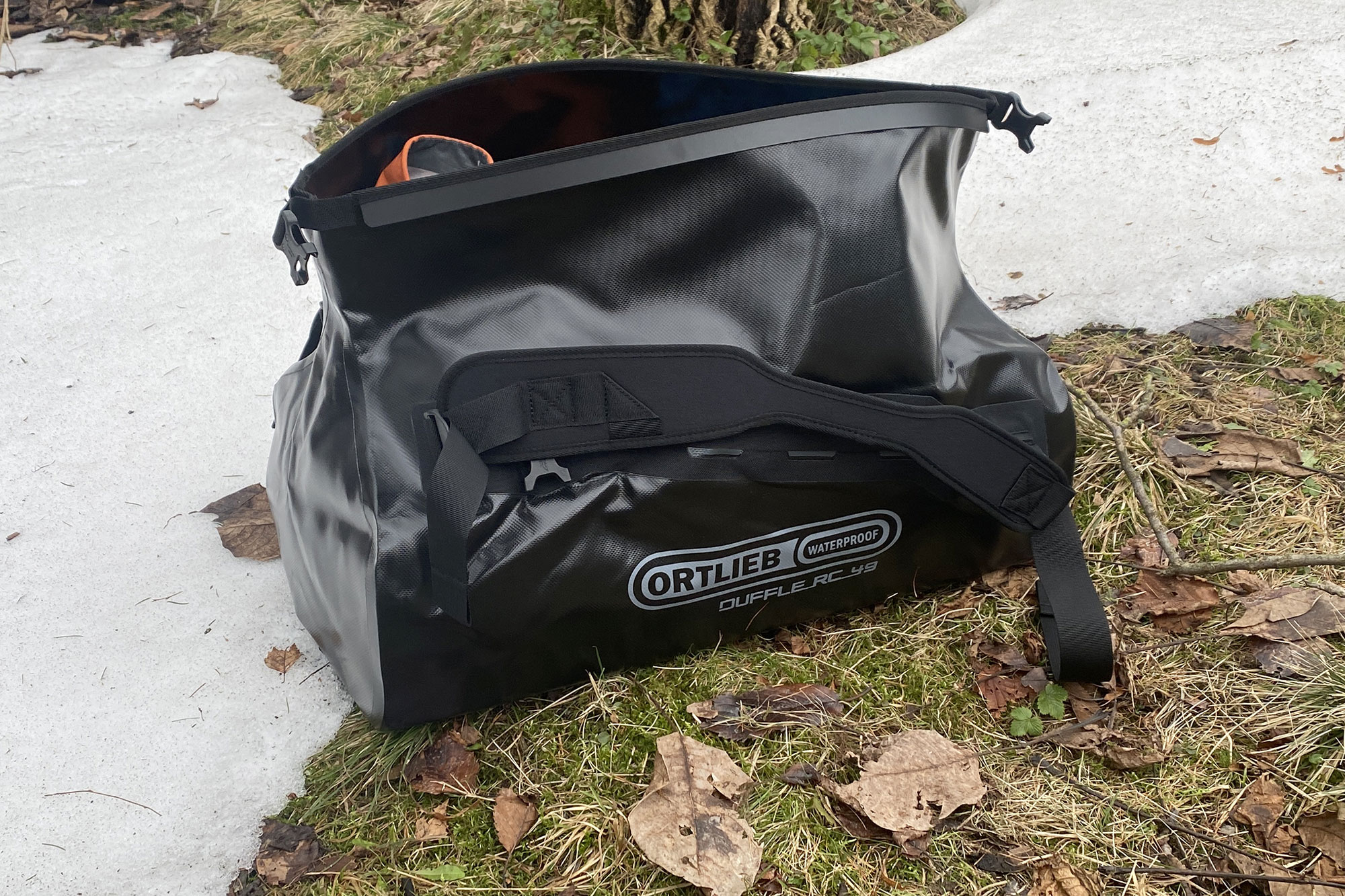 Ortlieb Duffle RC 49L Review: waterproof backpack dufflebag, on the ground