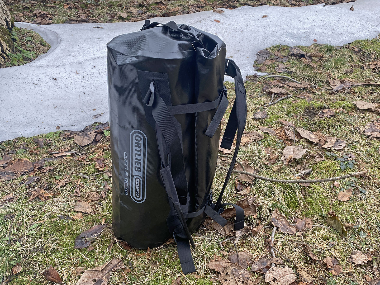Ortlieb Duffle RC 49L Review: waterproof backpack dufflebag,standing