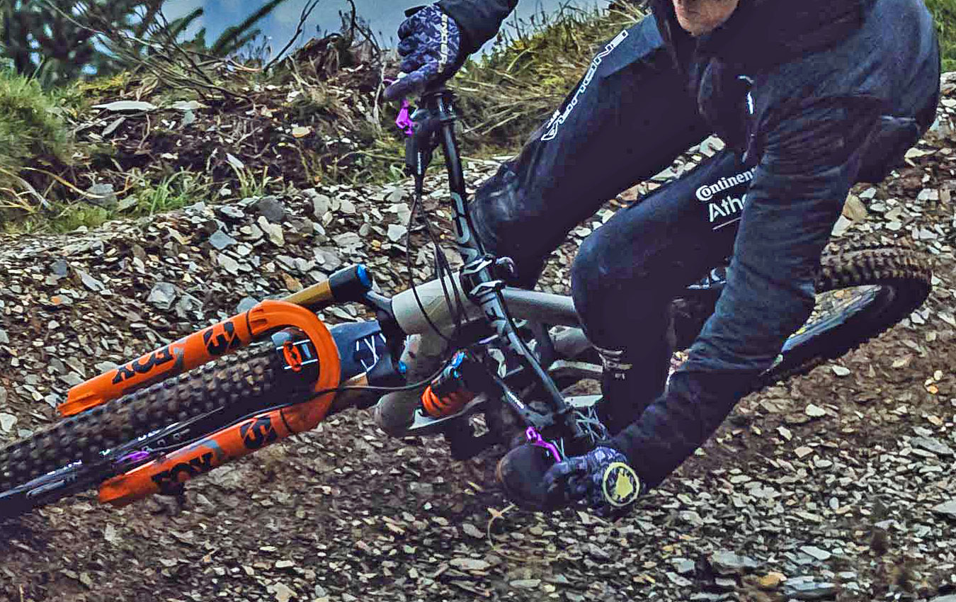 Prototipo de bicicleta de enduro de aleación de Atherton Bikes, próximamente, súper zoom