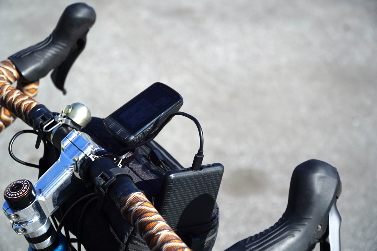 Sinewave Cycles Beacon 2 Review charging phone
