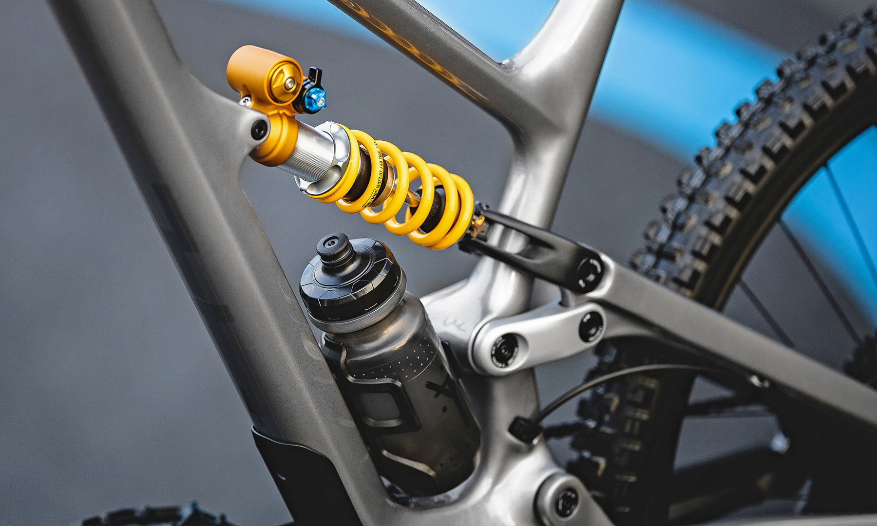 YT Capra Core 5 race-ready carbon enduro bike build with Öhlins coil shock suspension