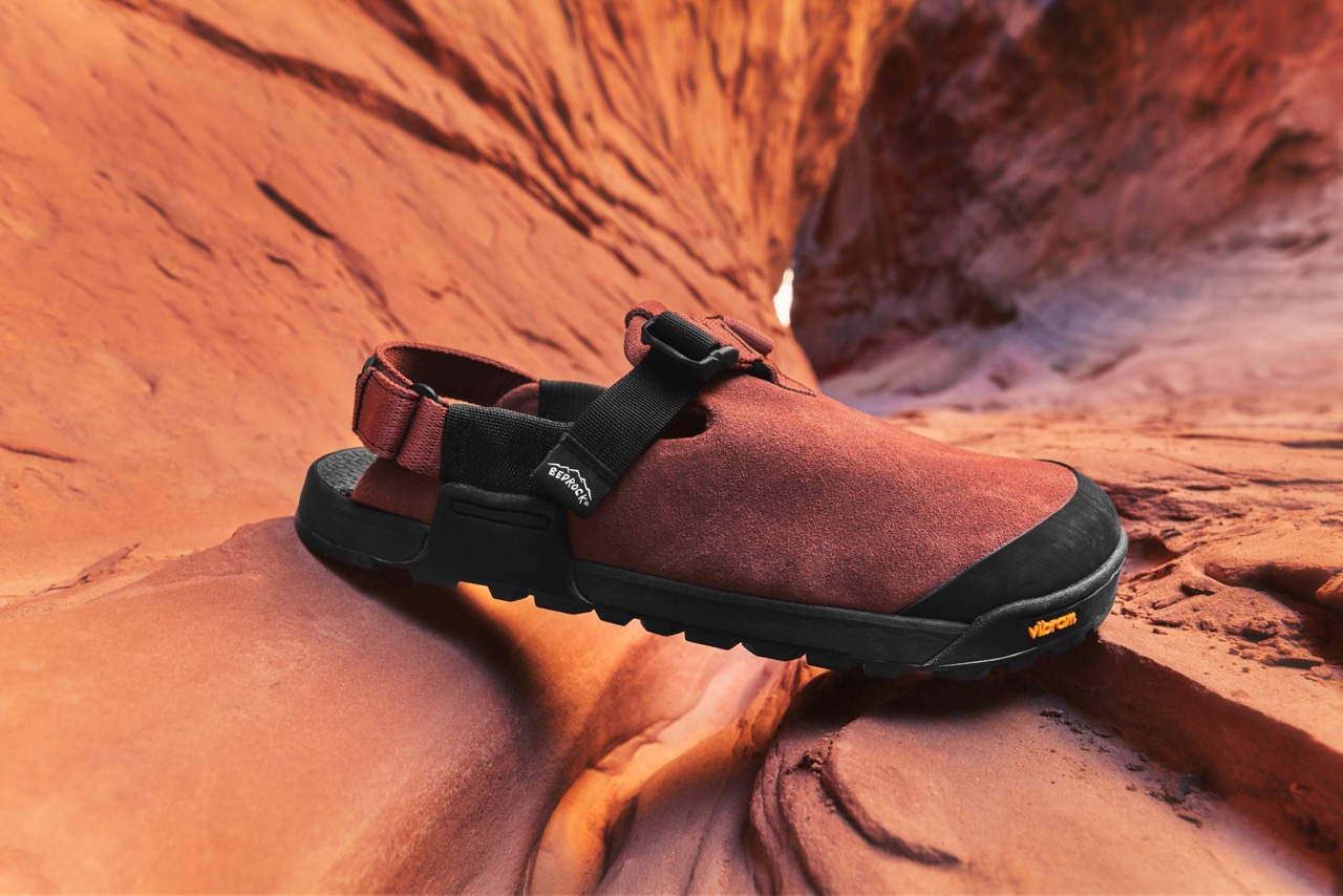 Bedrock sandals Cairn EVO Launch mountian clog in the desert