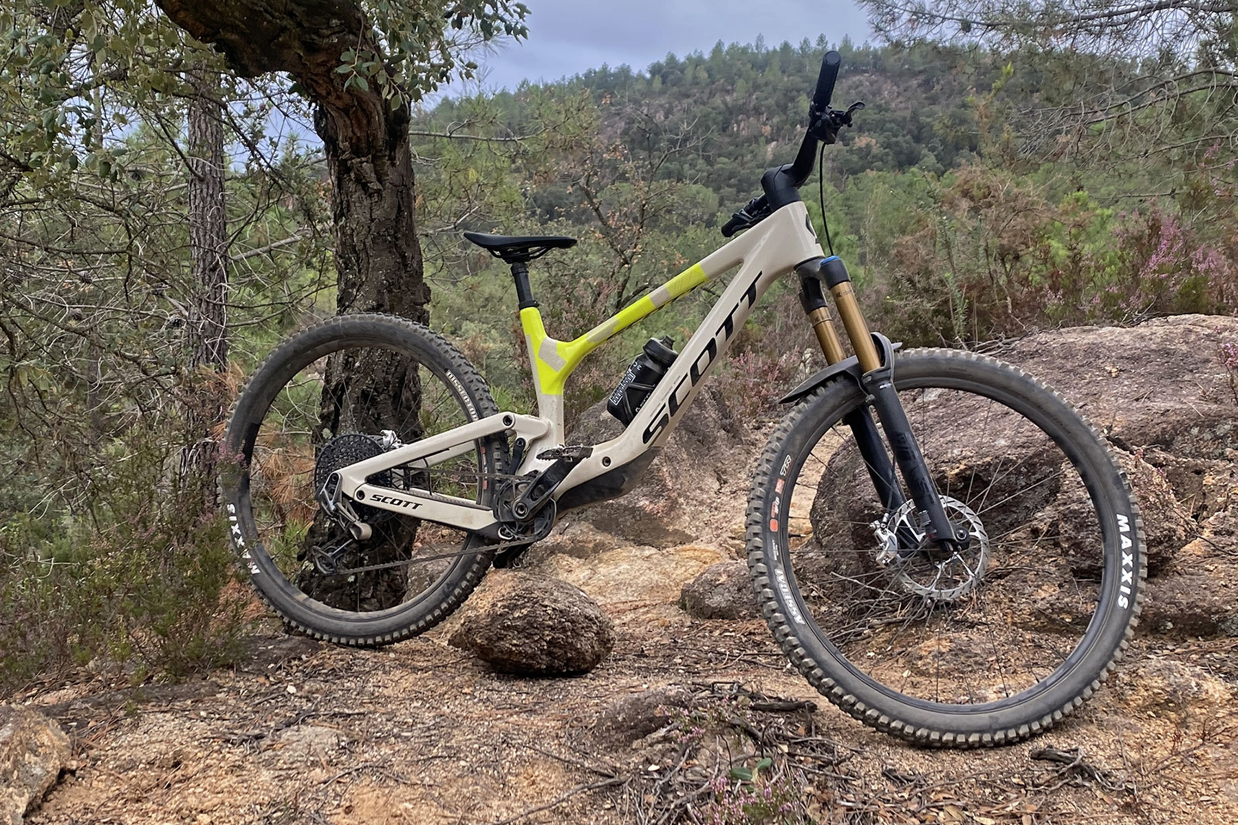 Ride Review of 2024 Scott Ransom 900 RC DH-ready carbon enduro bike, complete bike