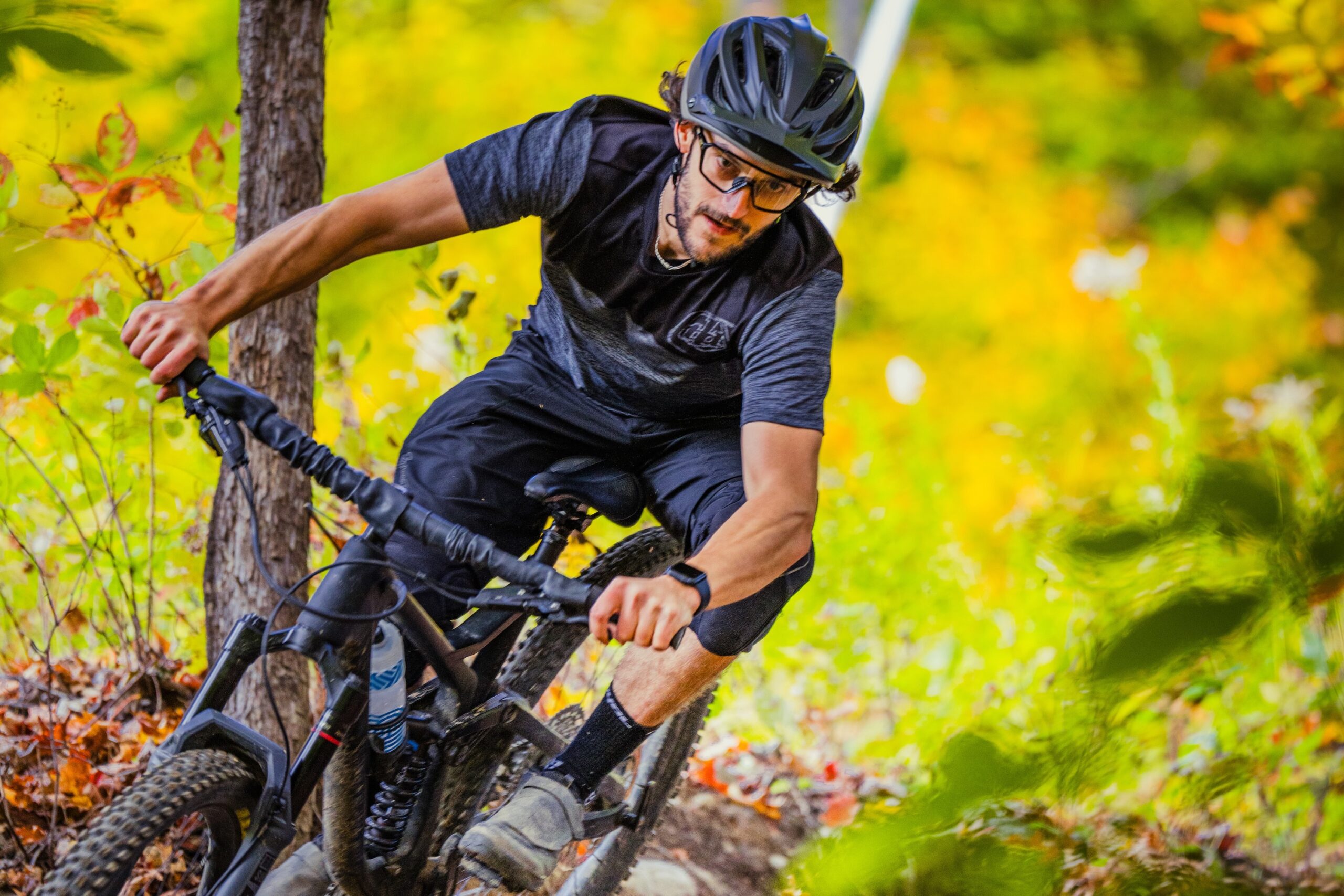 Velocio Dives Deep Into MTB with New Off-Road Equipment Clothing - Bikerumor