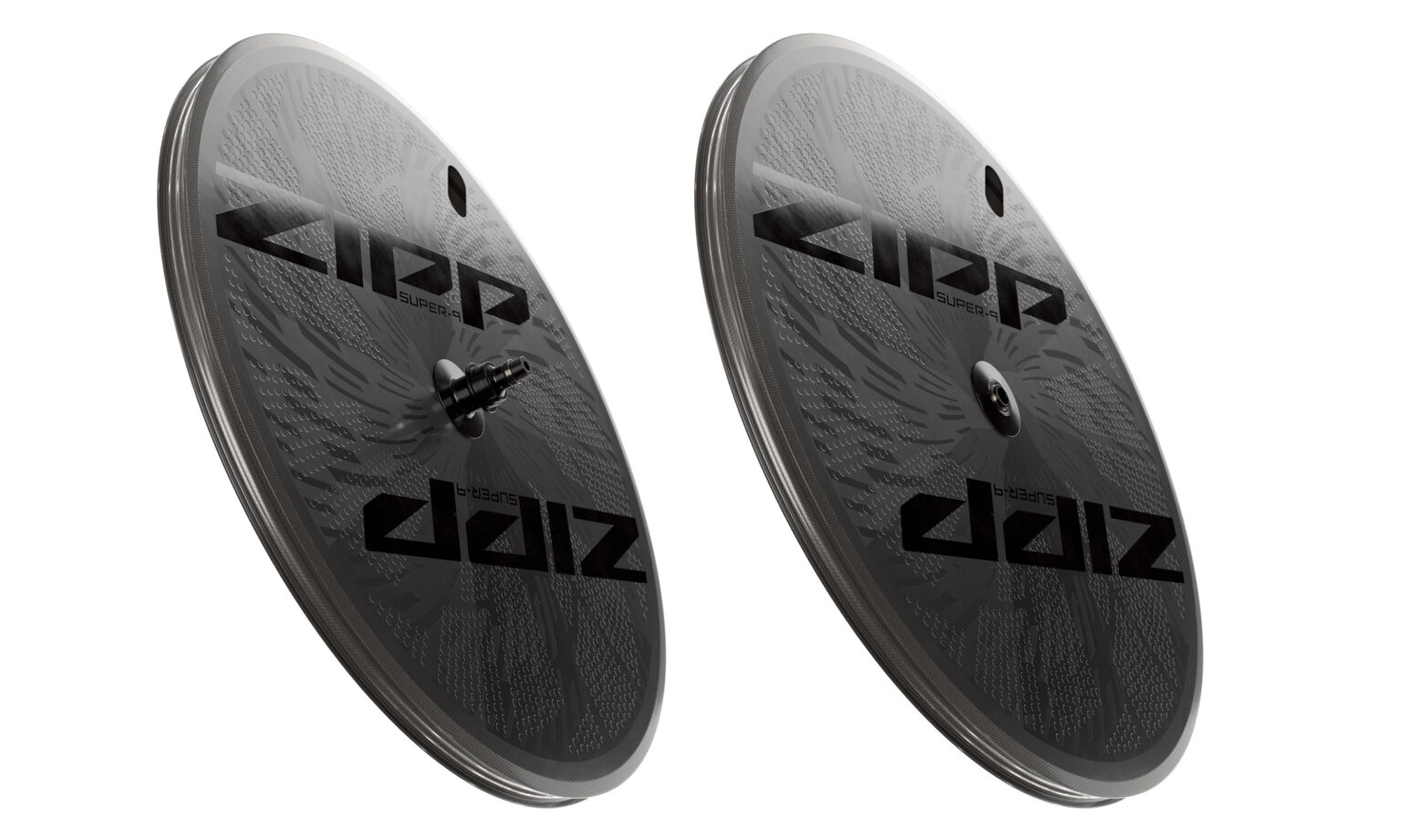 2024 Zipp Super-9 Disc Track Ruedas de carbono sin cámara con gancho más ancho, en ángulo