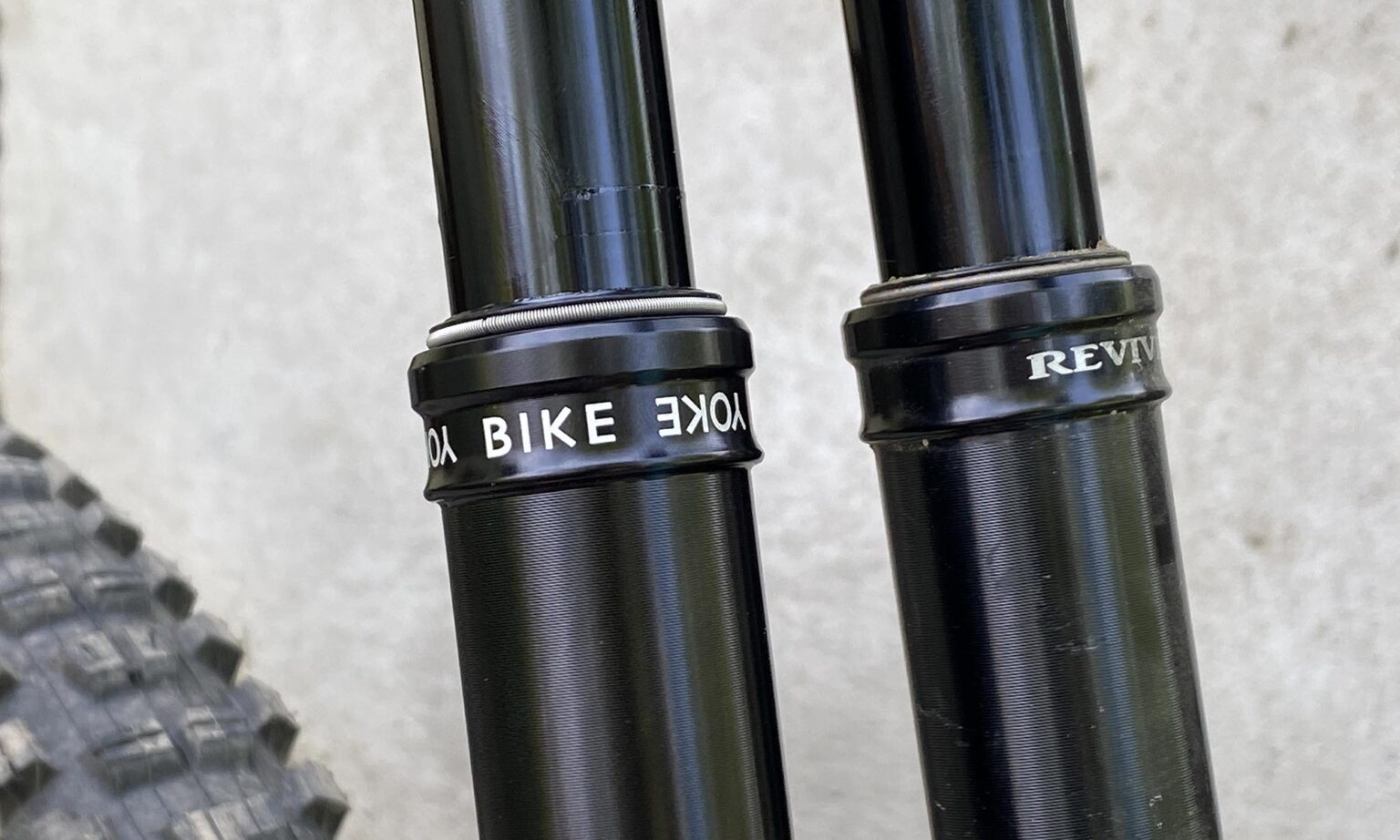 BikeYoke Revive 3 mountain bike dropper seatpost, new vs. old collar