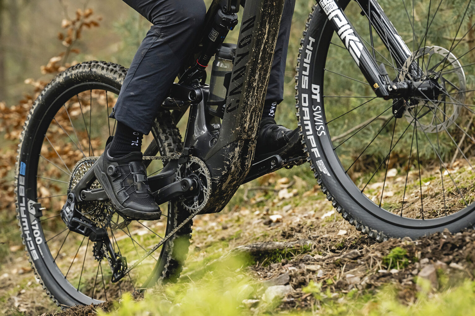 Canyon Neuron:ONfly lightweight 140mm carbon trail ebike with Bosch SX motor, powertrain detail