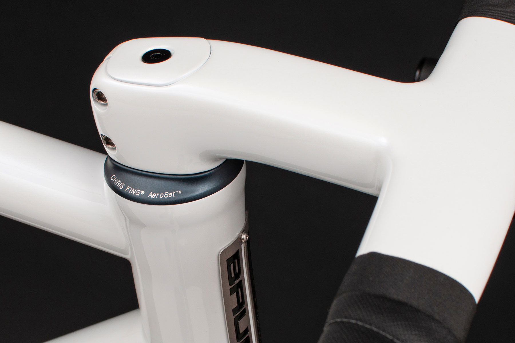 Chris King AeroSet 1, 2, 3… Fully Integrated Cable Routing For All in More Headset Options