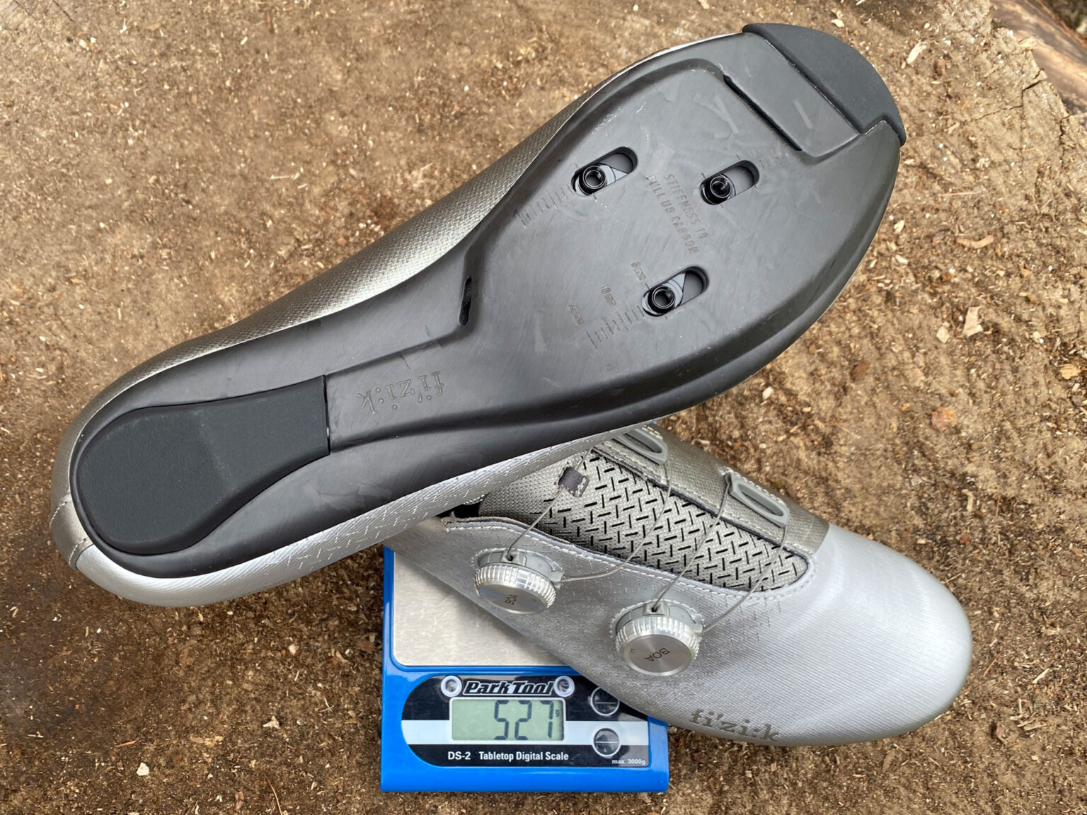 Zapatillas de carretera de carbono Fizik x Pas Normal Studios Mechanism, par de peso actual de 527 g