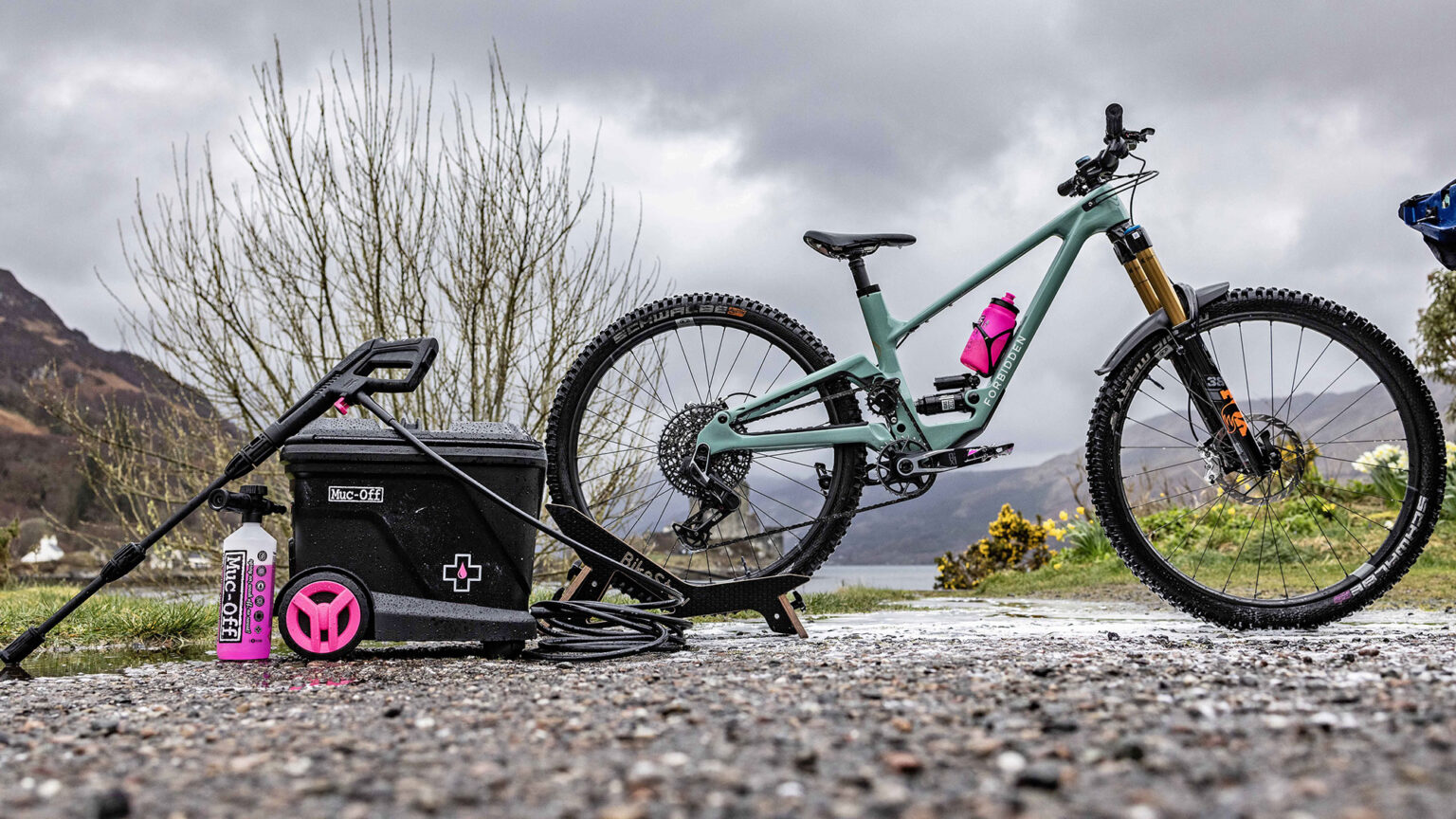 Muc-Off portable rechargeable Mobile Bike Pressure Washer, clean your bike anywhere
