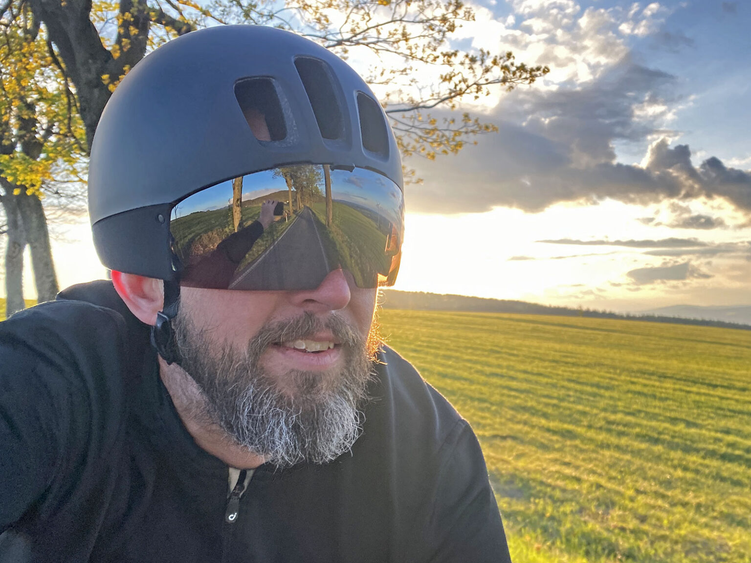 POC Procen Air aero road race helmet Review, bulbous selfie