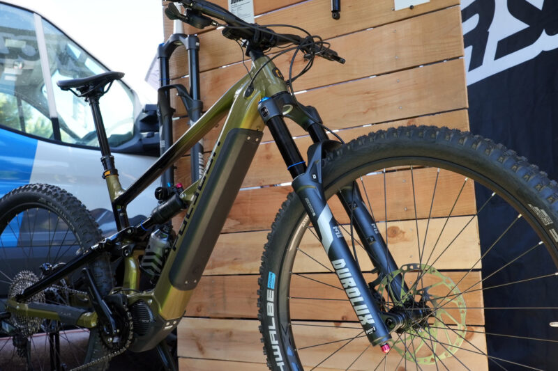 SR Suntour Durolux 38 Spreads Out w/ New Chassis & Damper