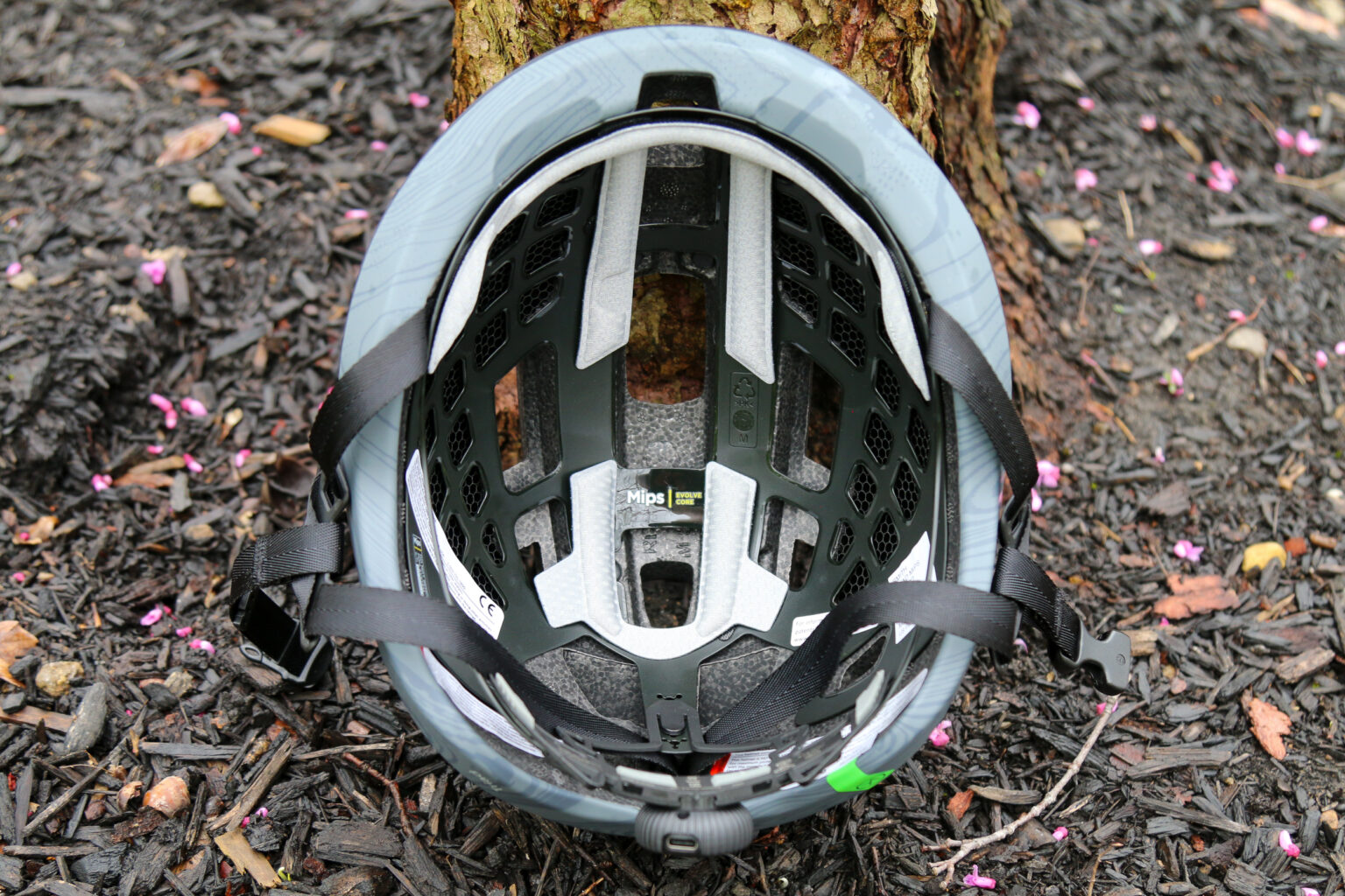 Smith Triad road gravel helmet with Aleck crash sensor MIPS