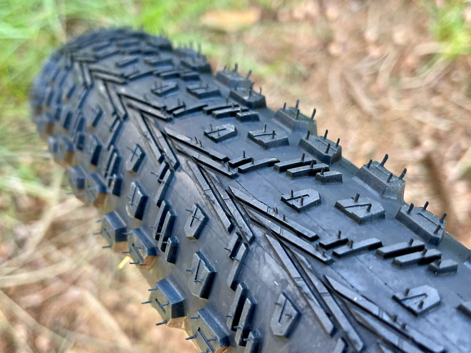 29x2.4" Vittoria Peyote XC Race cross-country mountain bike tire, tread detail