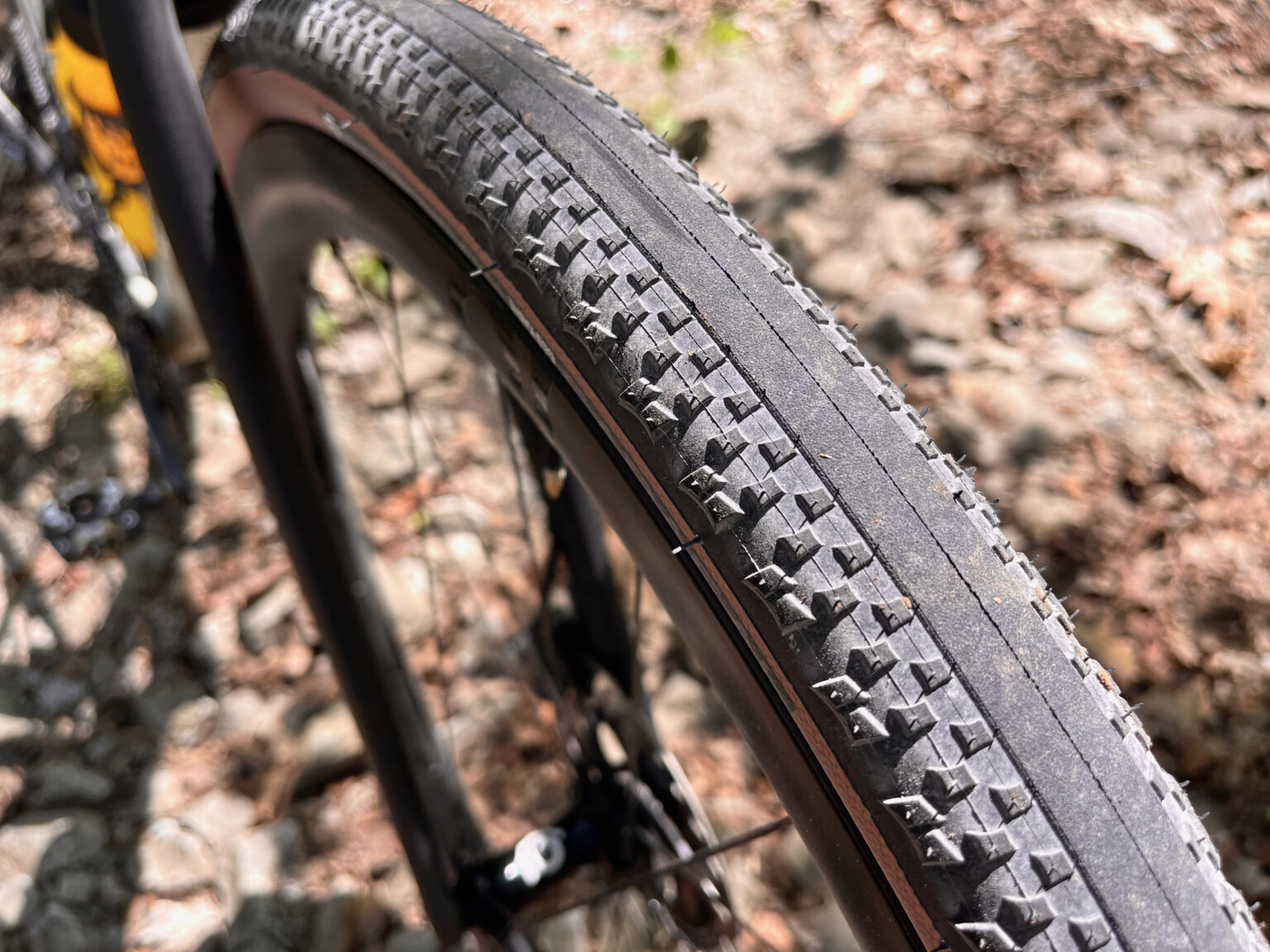 Hutchinson Caracal gravel tire top side front