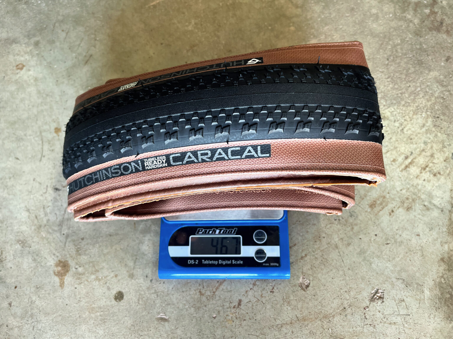 Hutchinson Caracal gravel tire weight